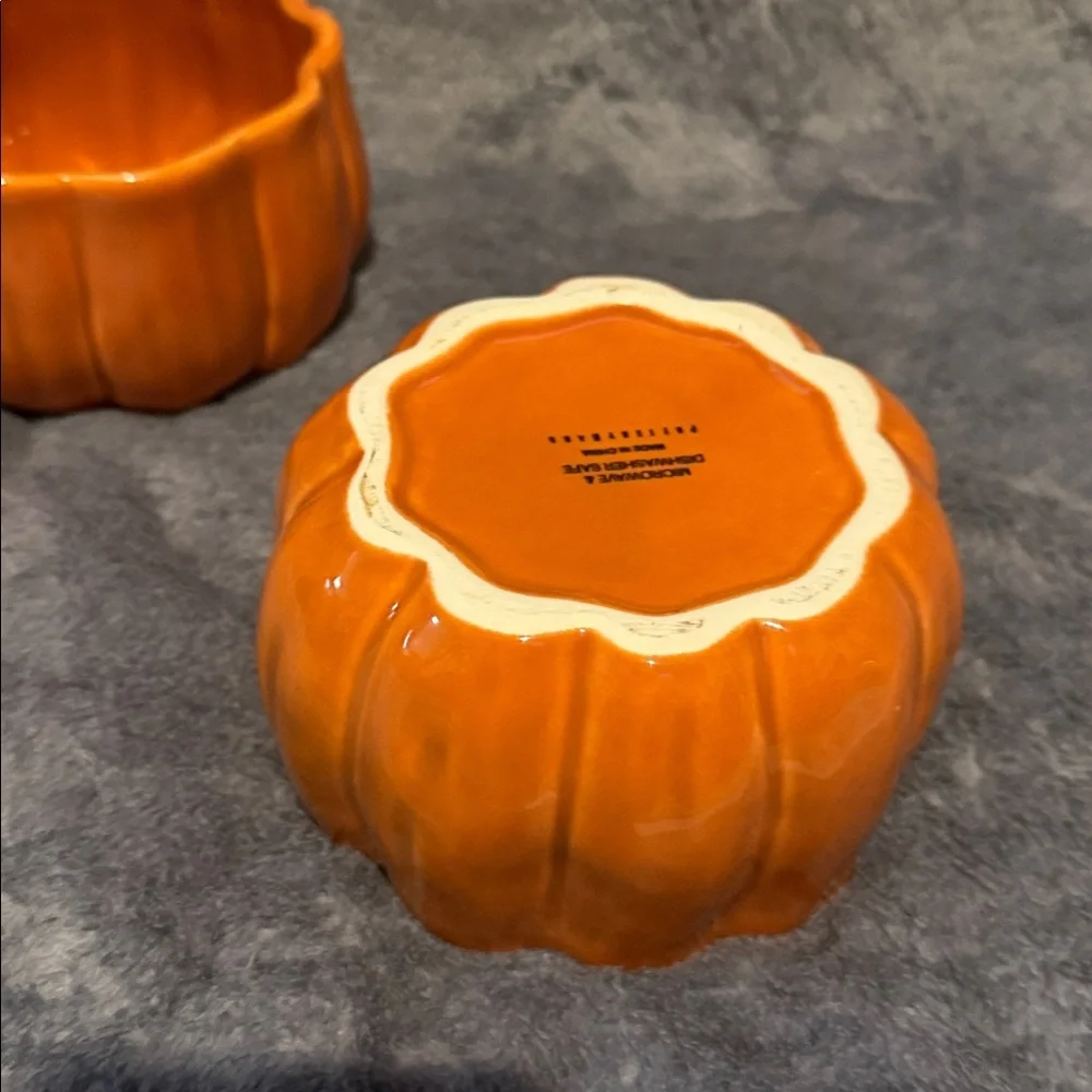 Set of 2 Pottery Barn Pumpkin Snack ORANGE bowl dishes Halloween